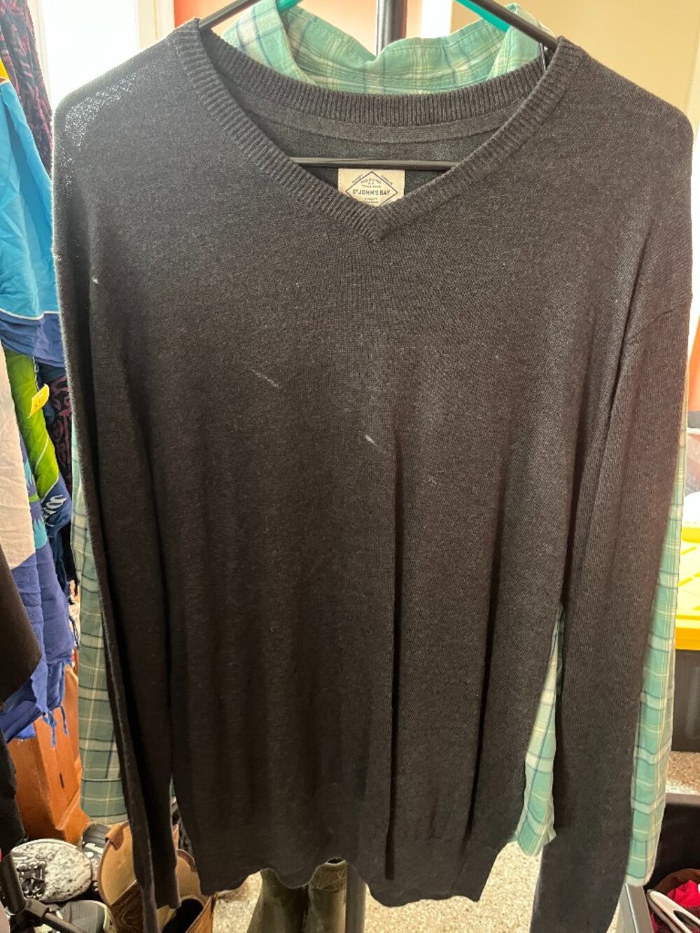 St. John’s Bay Men’s Black V-Neck Long-Sleeve Sweater